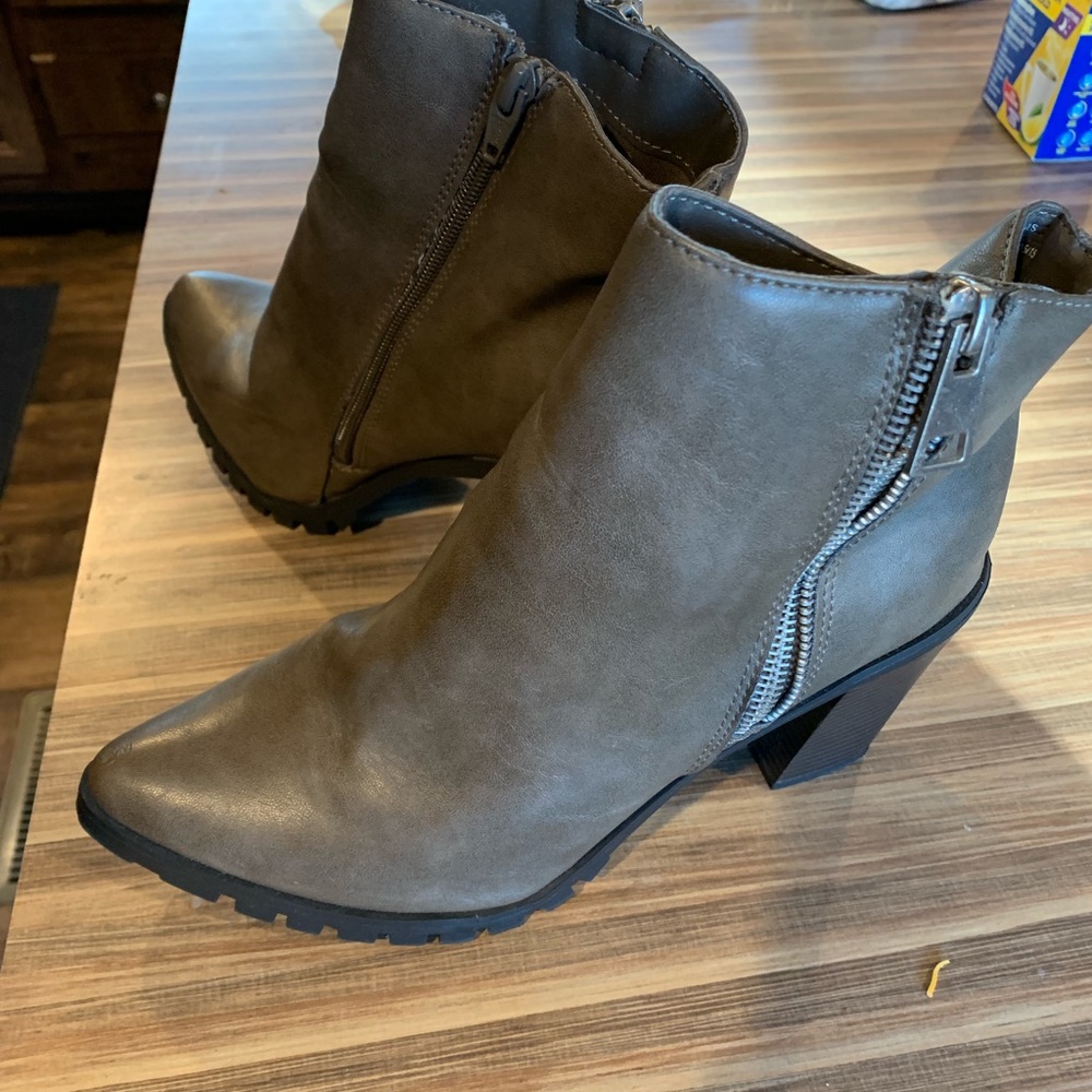 Ankle boots sz 10